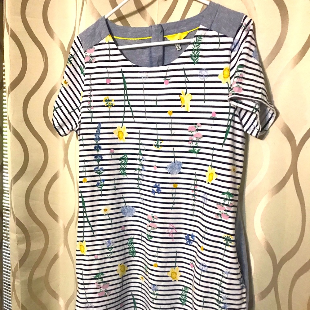 Joules size 12. Dress. Navy and white with flowers and side seam pockets
